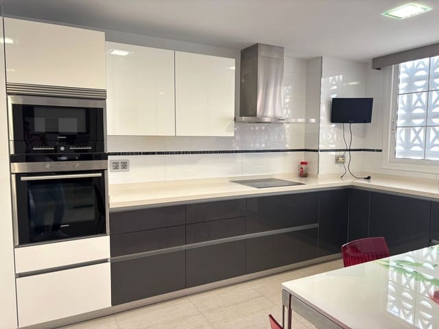 3 sypialnia Apartament do wynajęcia w Foietes, Benidorm z basenem garażem - 1 800 € (Ref: 9830540)