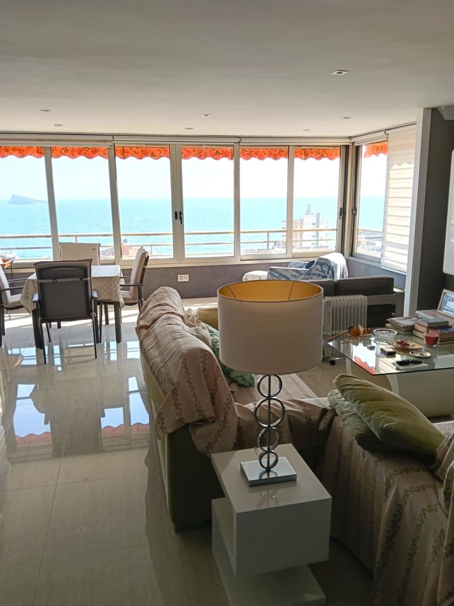 3 sypialnia Apartament do wynajęcia w Benidorm z basenem garażem - 1 800 € (Ref: 9830540)