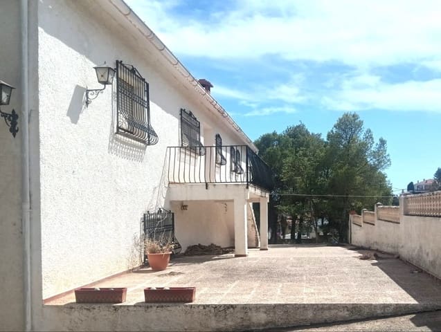 6 soveværelse Villa til salg i La Nucia Pueblo  , La Nucia med garage - € 840.000 (Ref: 9847890)