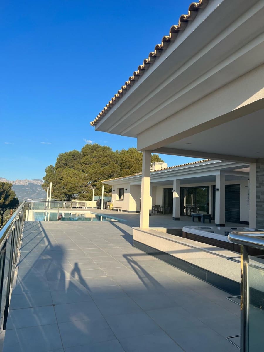 Chalet de 5 habitaciones en Altea en venta con piscina garaje - 3.495.000 € (Ref: 9854459)