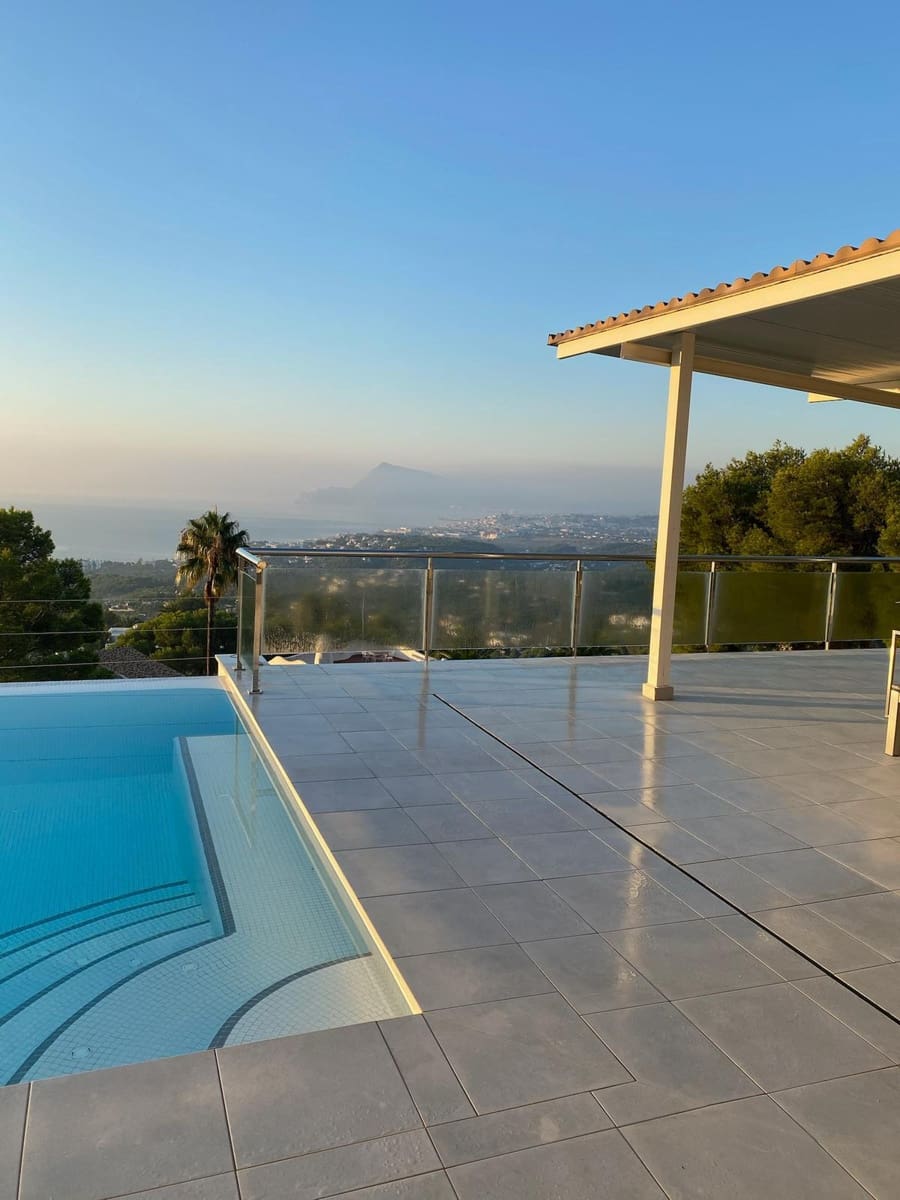 Chalet de 5 habitaciones en Altea en venta con piscina garaje - 3.495.000 € (Ref: 9854459)