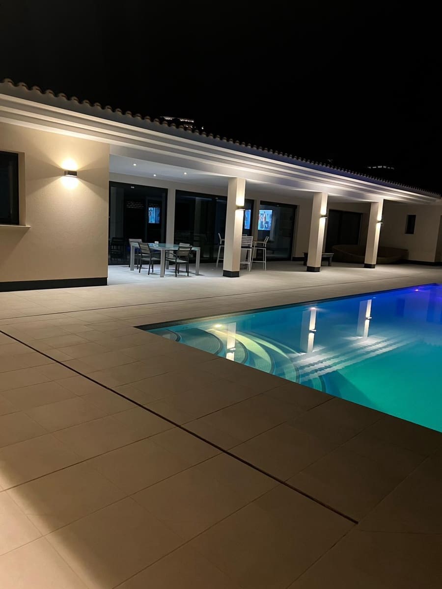 Chalet de 5 habitaciones en Altea en venta con piscina garaje - 3.495.000 € (Ref: 9854459)