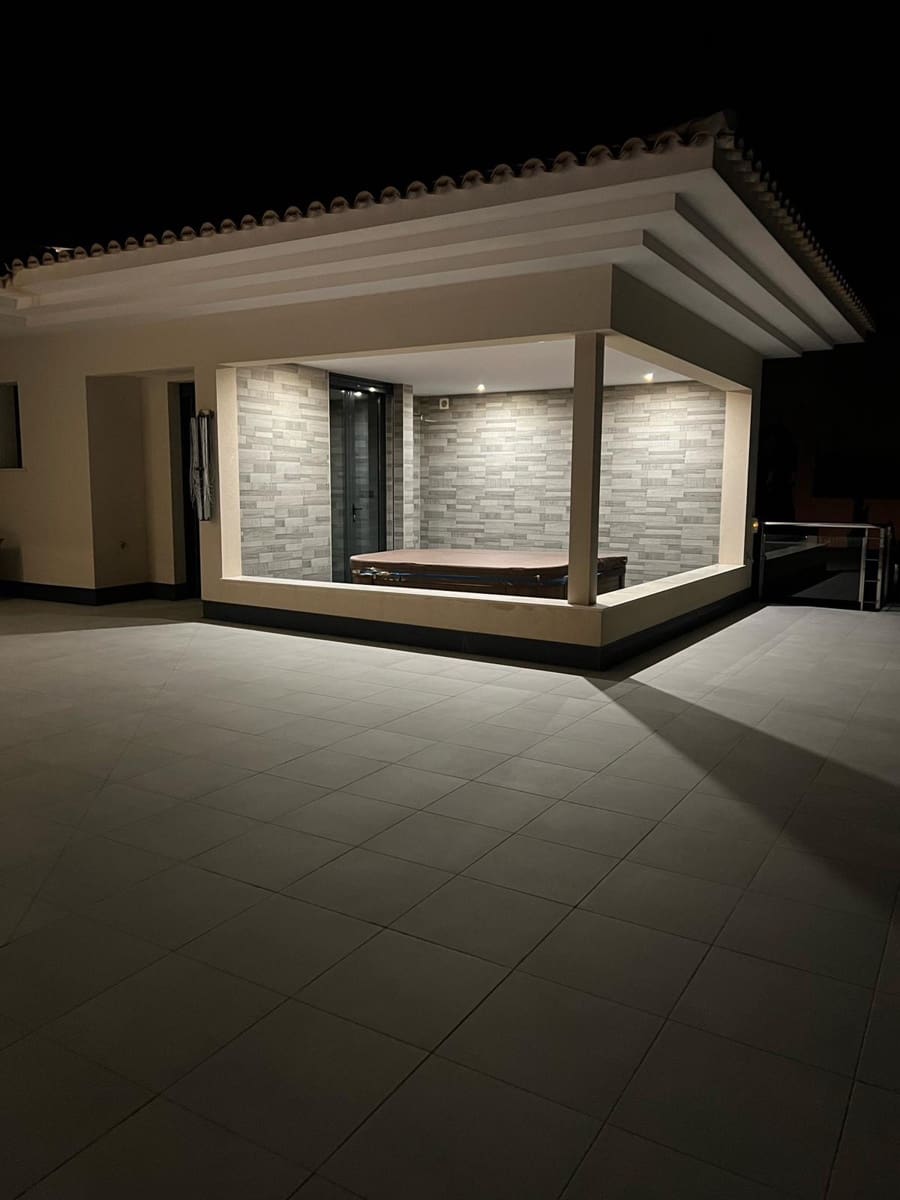Chalet de 5 habitaciones en Altea en venta con piscina garaje - 3.495.000 € (Ref: 9854459)