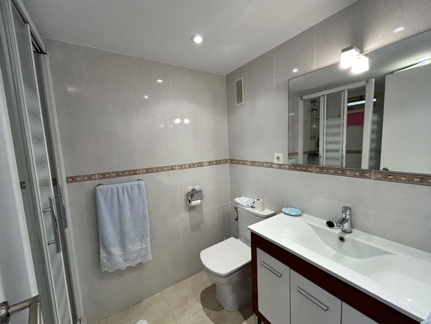 1 sypialnia Apartament na sprzedaż w Benidorm z basenem garażem - 245 000 € (Ref: 9856248)