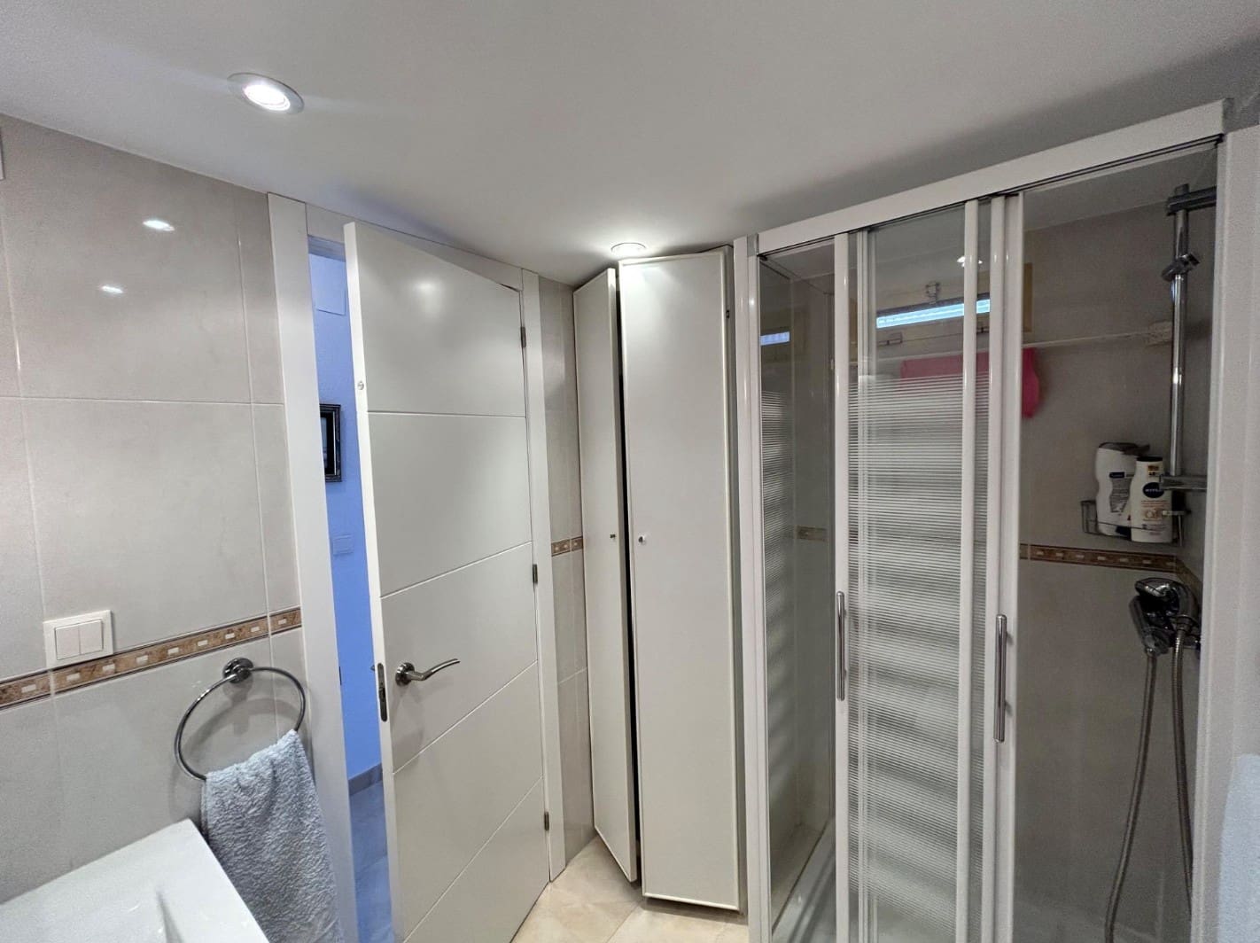 1 sypialnia Apartament na sprzedaż w Benidorm z basenem garażem - 245 000 € (Ref: 9856248)