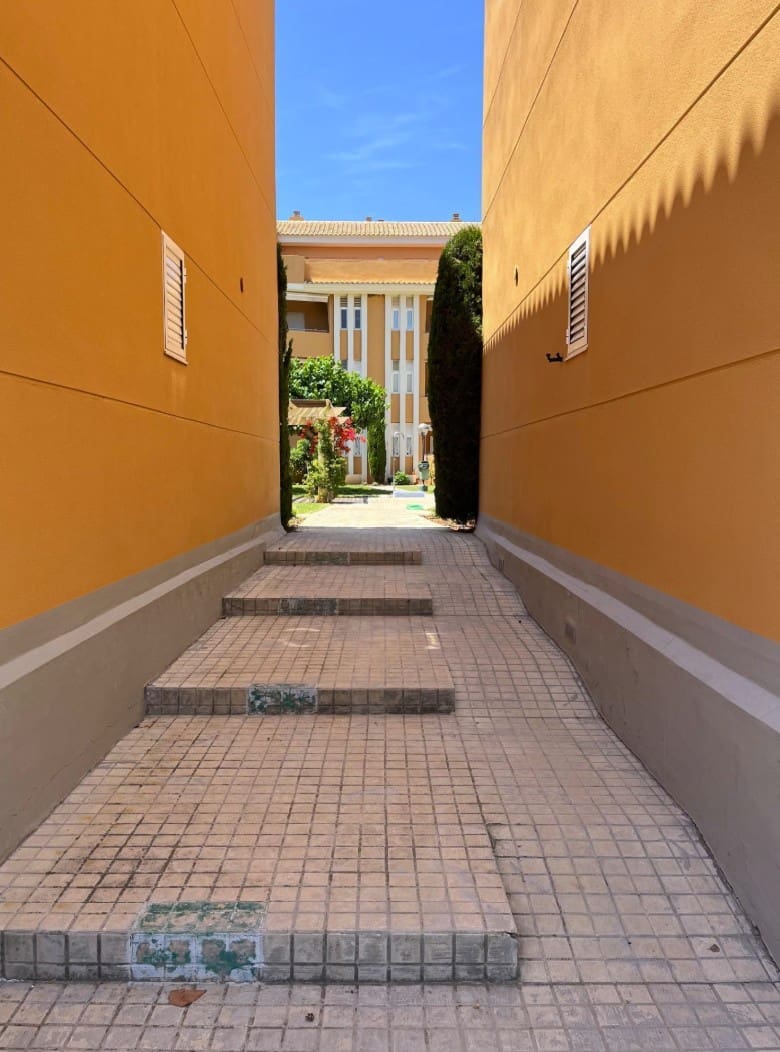 2 bedroom Apartment for sale in Denia with pool garage - € 285,000 (Ref: 9858970)