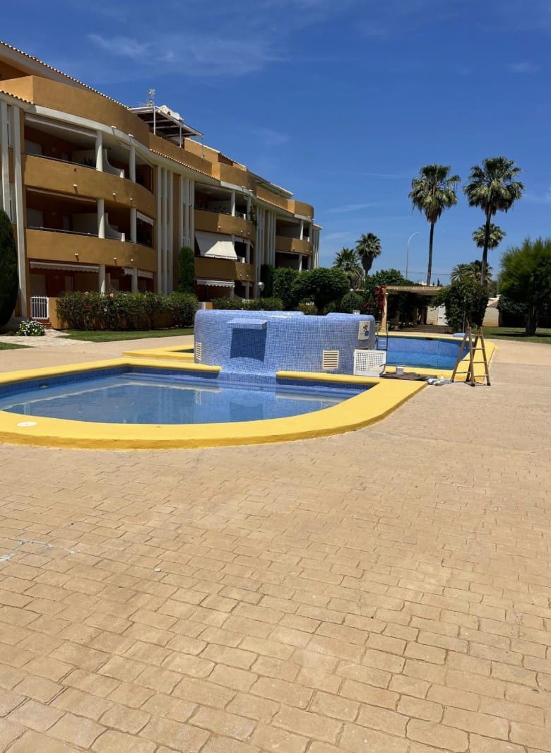 2 bedroom Apartment for sale in Denia with pool garage - € 285,000 (Ref: 9858970)