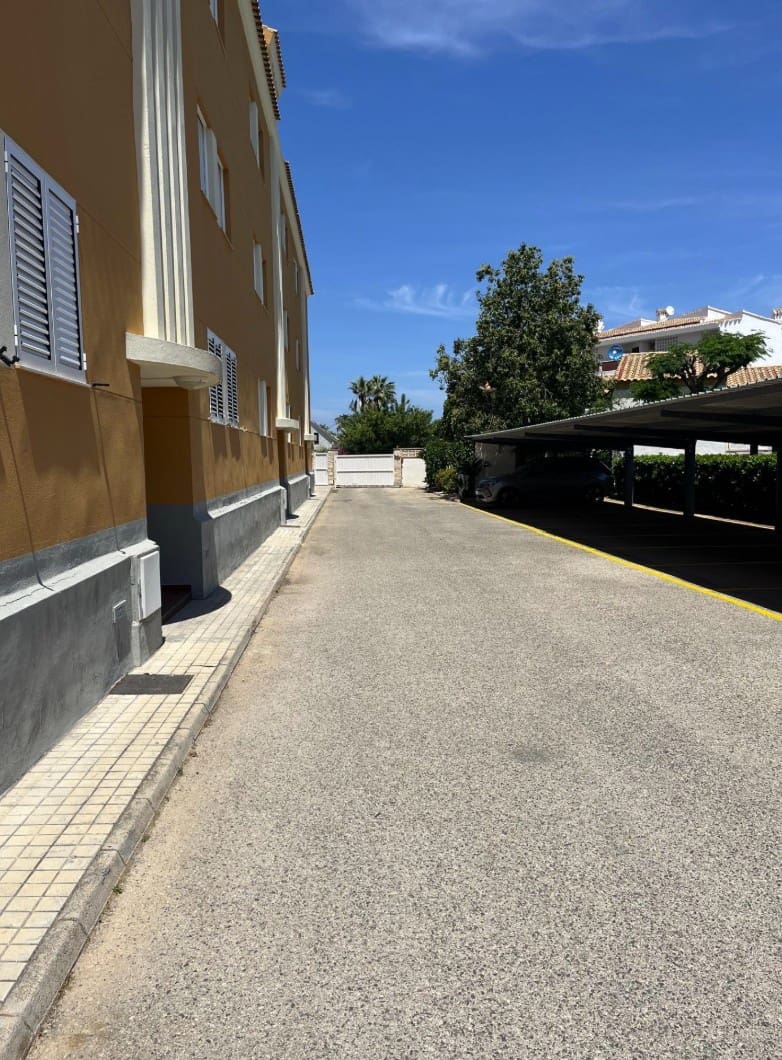 2 bedroom Apartment for sale in Denia with pool garage - € 285,000 (Ref: 9858970)