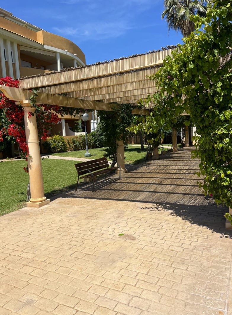 2 bedroom Apartment for sale in Denia with pool garage - € 285,000 (Ref: 9858970)