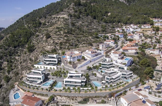 4 makuuhuone Huvila myytävänä paikassa Pueblo, Calpe / Calp mukana uima-altaan 
autotalli - 1 850 000 € (Ref: 9907147)