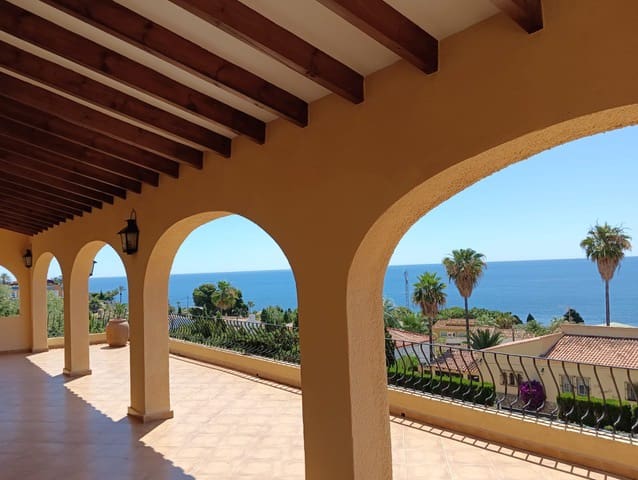 3 makuuhuone Huvila myytävänä paikassa Calpe / Calp mukana 
autotalli - 1 200 000 € (Ref: 9907150)