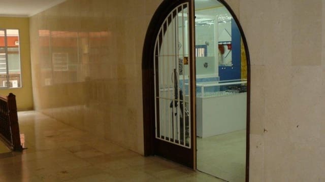 Commercial for sale in Calpe / Calp - € 106,000 (Ref: 9907152)