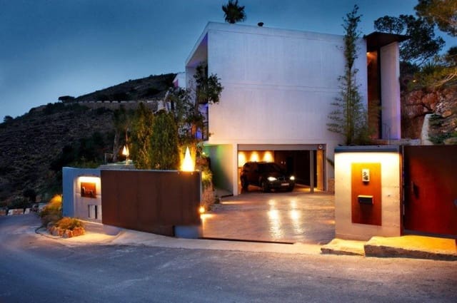 4 slaapkamer Villa te koop in Benidorm met zwembad garage - € 4.500.000 (Ref: 9907154)