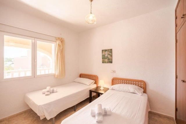 10 makuuhuone Huvila myytävänä paikassa Calpe / Calp mukana 
autotalli - 1 500 000 € (Ref: 9907155)