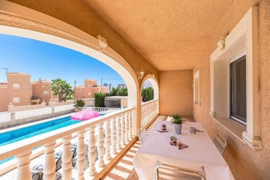 10 makuuhuone Huvila myytävänä paikassa Calpe / Calp mukana 
autotalli - 1 500 000 € (Ref: 9907155)