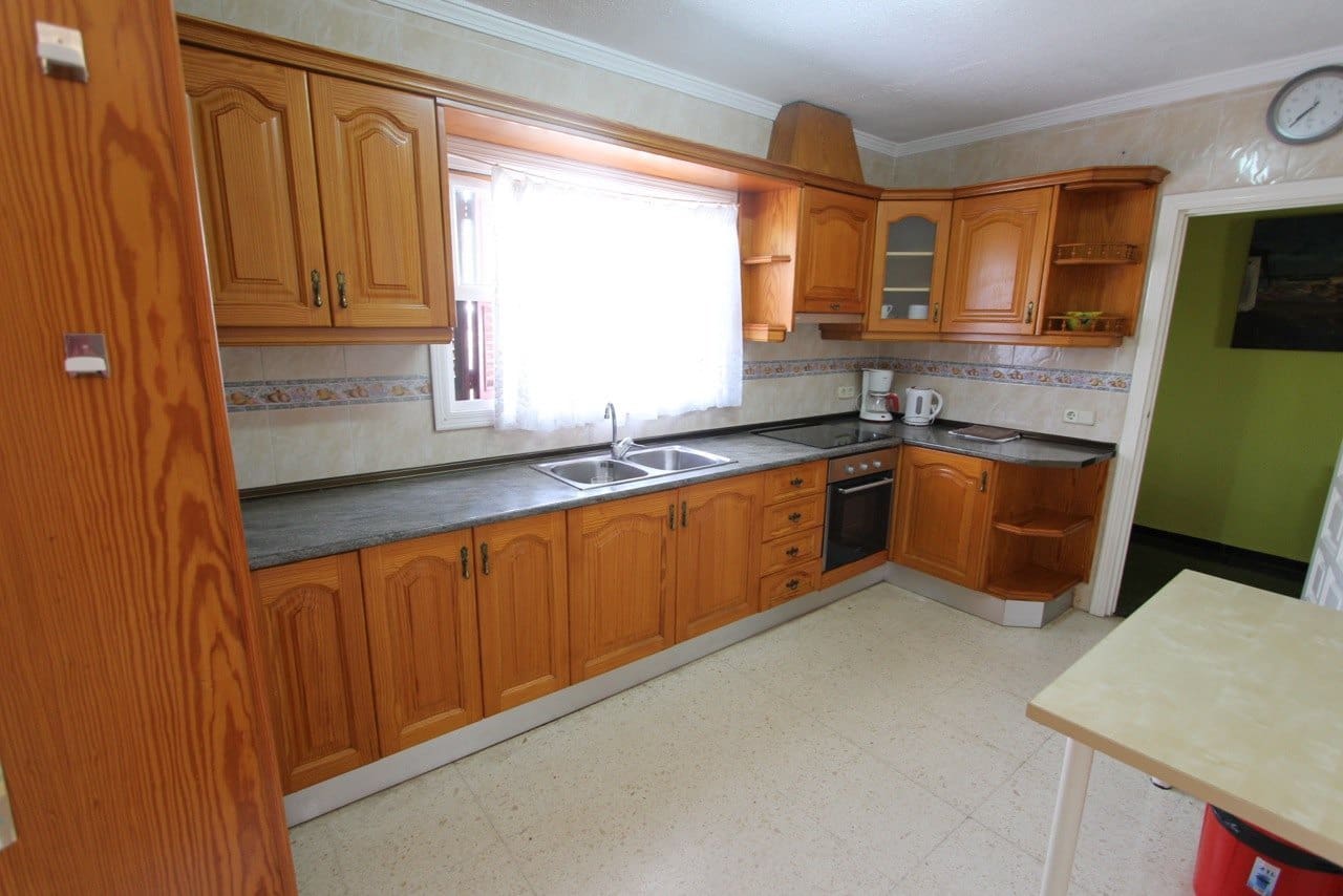 7 sovrum Villa till salu i Calpe / Calp med garage - 1 200 000 € (Ref: 9907159)