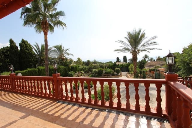 7 sovrum Villa till salu i Calpe / Calp med garage - 1 200 000 € (Ref: 9907159)