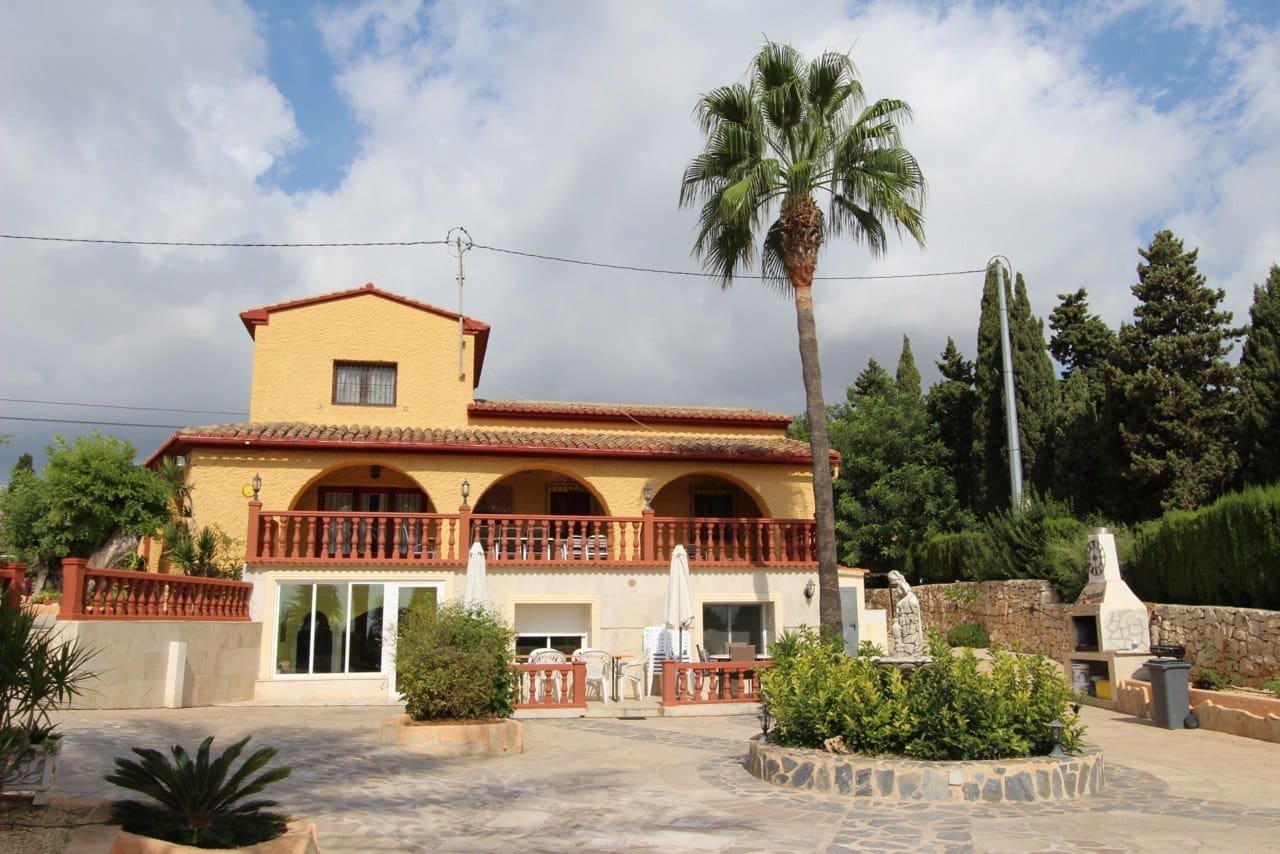 7 sovrum Villa till salu i Calpe / Calp med garage - 1 200 000 € (Ref: 9907159)