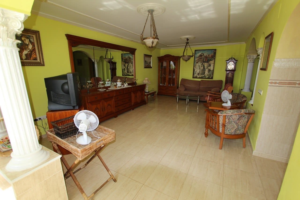 7 sovrum Villa till salu i Calpe / Calp med garage - 1 200 000 € (Ref: 9907159)
