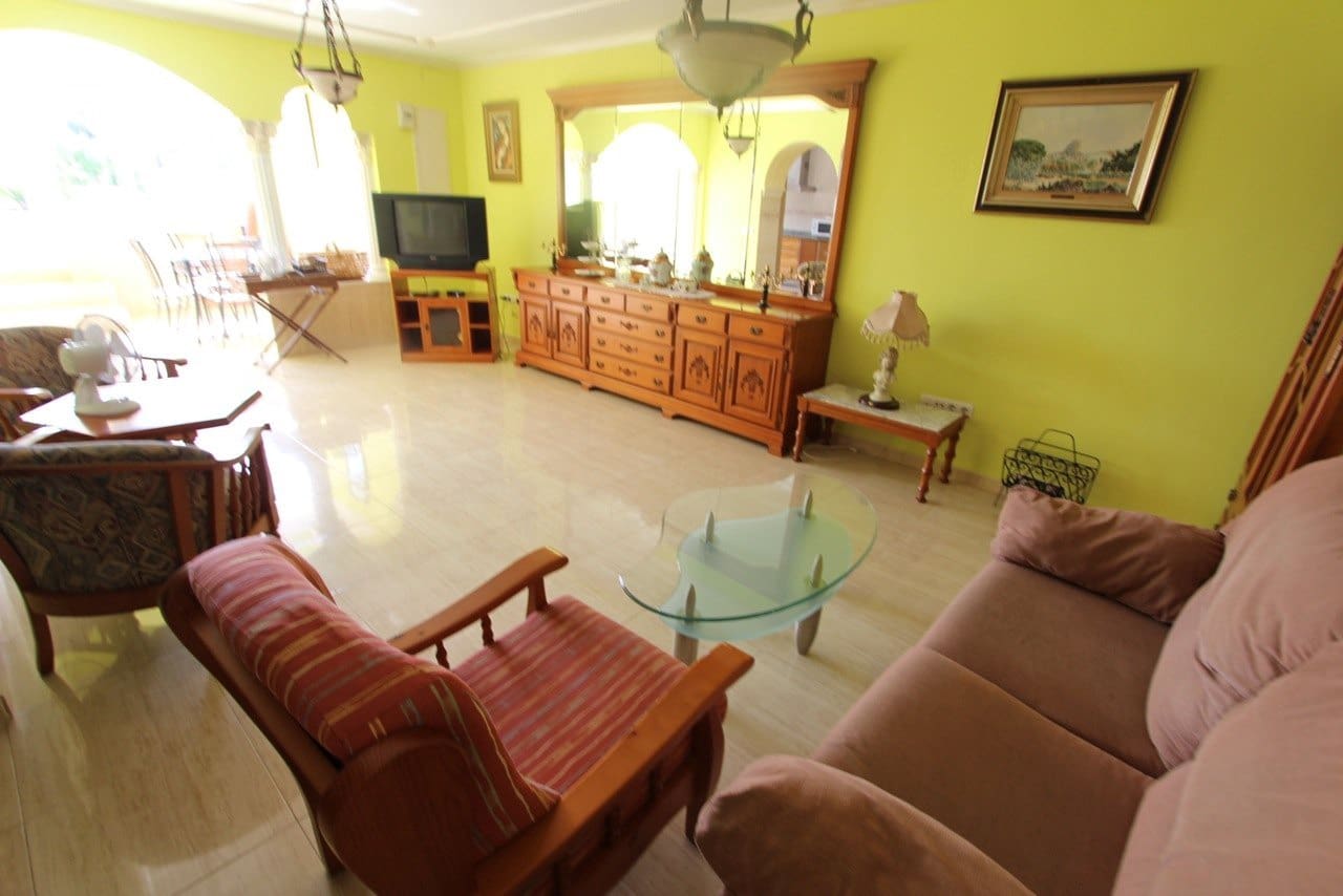 7 sovrum Villa till salu i Calpe / Calp med garage - 1 200 000 € (Ref: 9907159)