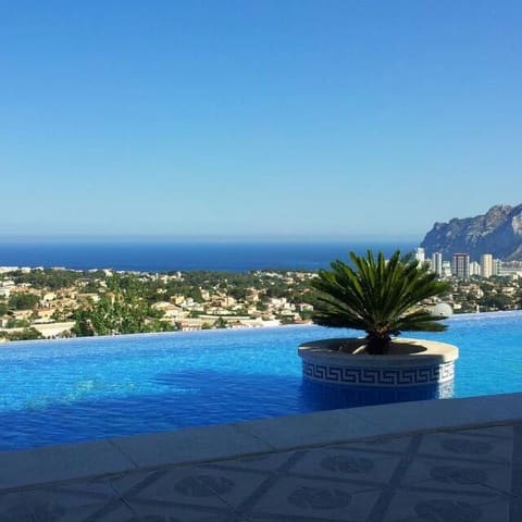 4 makuuhuone Huvila myytävänä paikassa Pueblo, Calpe / Calp mukana 
autotalli - 1 400 000 € (Ref: 9907165)