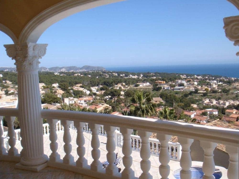 4 makuuhuone Huvila myytävänä paikassa Calpe / Calp mukana 
autotalli - 1 400 000 € (Ref: 9907165)