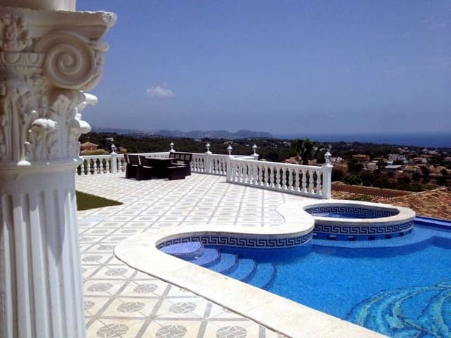 4 makuuhuone Huvila myytävänä paikassa Pueblo, Calpe / Calp mukana 
autotalli - 1 400 000 € (Ref: 9907165)