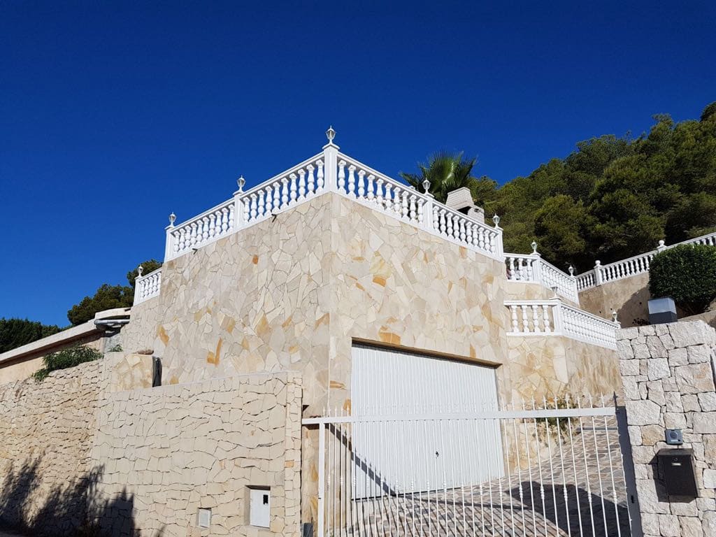 4 makuuhuone Huvila myytävänä paikassa Calpe / Calp mukana 
autotalli - 1 400 000 € (Ref: 9907165)