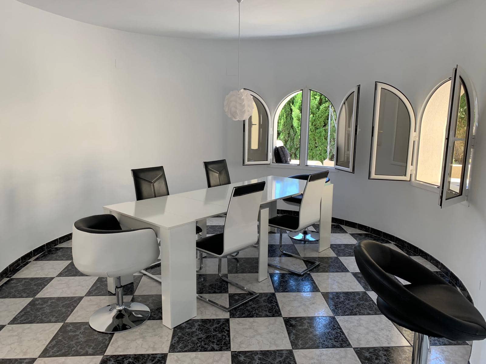 4 makuuhuone Huvila myytävänä paikassa Calpe / Calp mukana 
autotalli - 1 400 000 € (Ref: 9907165)