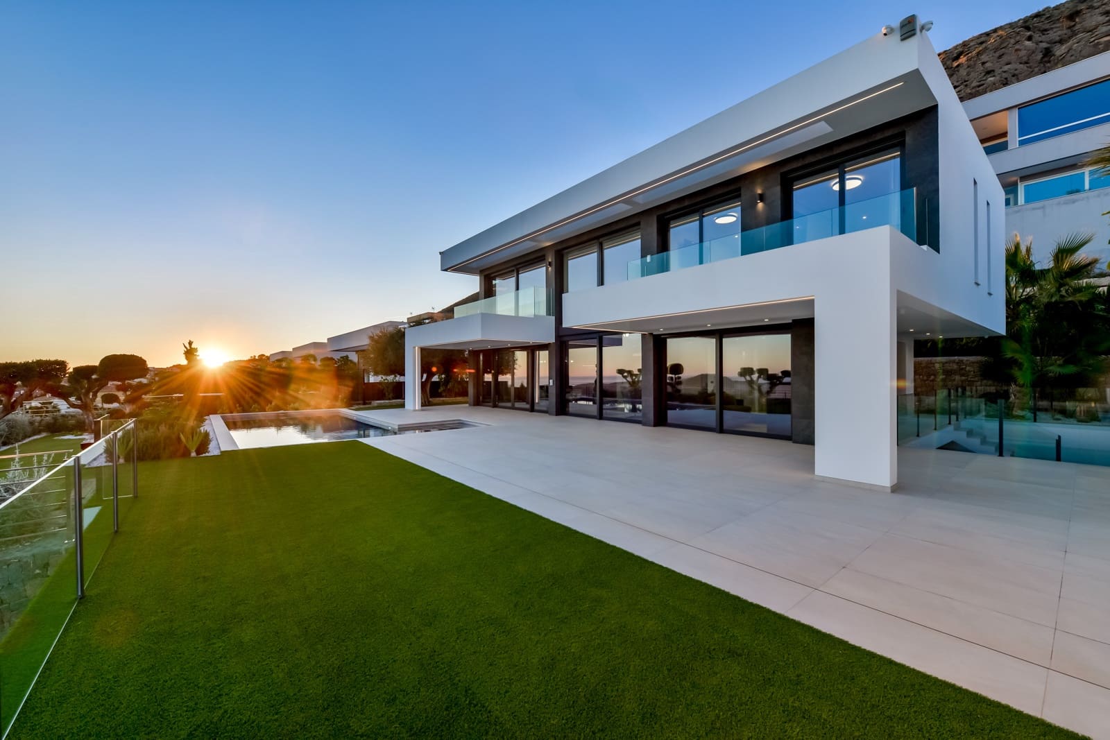 8 bedroom Villa for sale in Finestrat with pool garage - € 4,450,000 (Ref: 9907172)