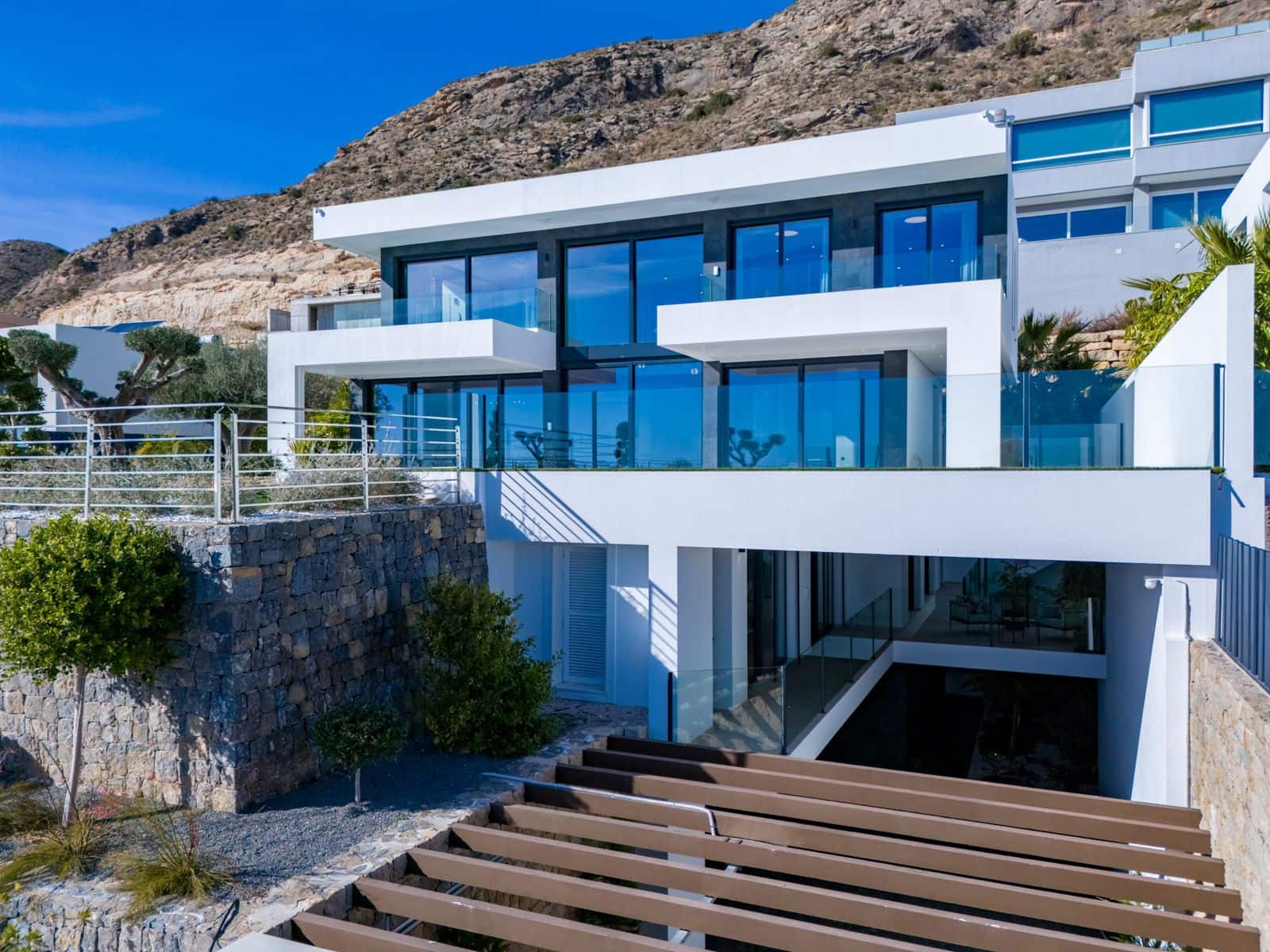 8 bedroom Villa for sale in Finestrat with pool garage - € 4,450,000 (Ref: 9907172)