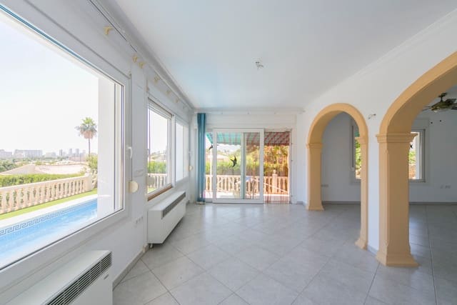 3 slaapkamer Villa te koop in Calpe / Calp met garage - € 750.000 (Ref: 9907177)