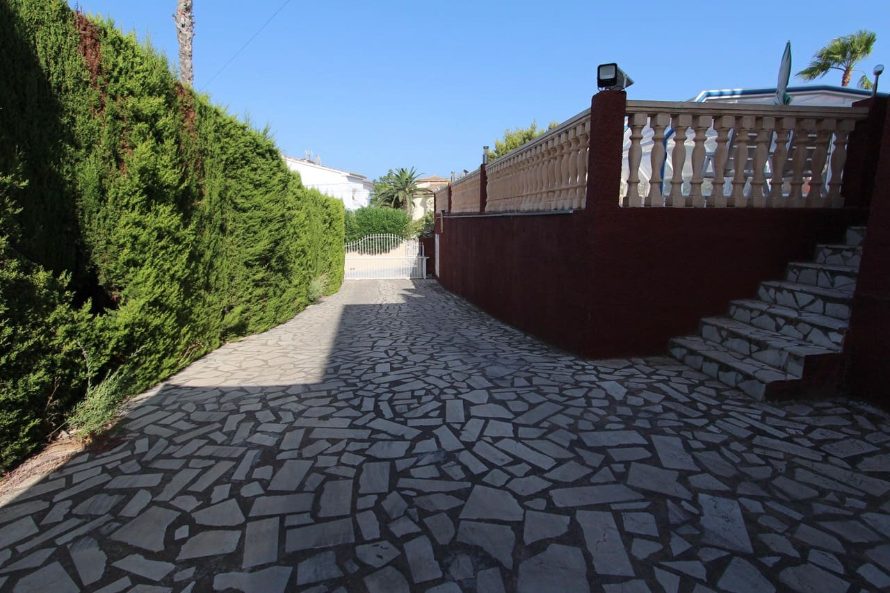 5 chambre Villa/Maison à vendre à Calpe / Calp avec piscine garage - 745 000 € (Ref: 9907185)