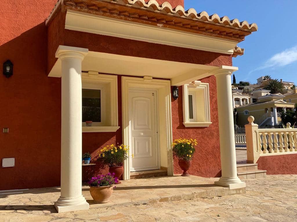 5 makuuhuone Huvila myytävänä paikassa Calpe / Calp mukana uima-altaan 
autotalli - 820 000 € (Ref: 9907187)