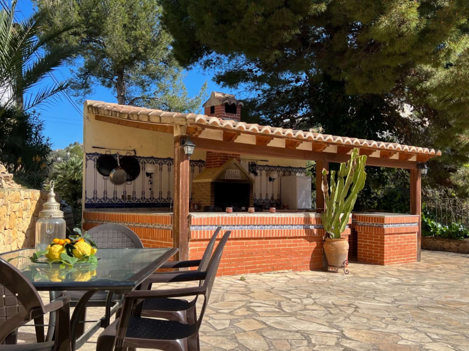 5 makuuhuone Huvila myytävänä paikassa Calpe / Calp mukana uima-altaan 
autotalli - 820 000 € (Ref: 9907187)