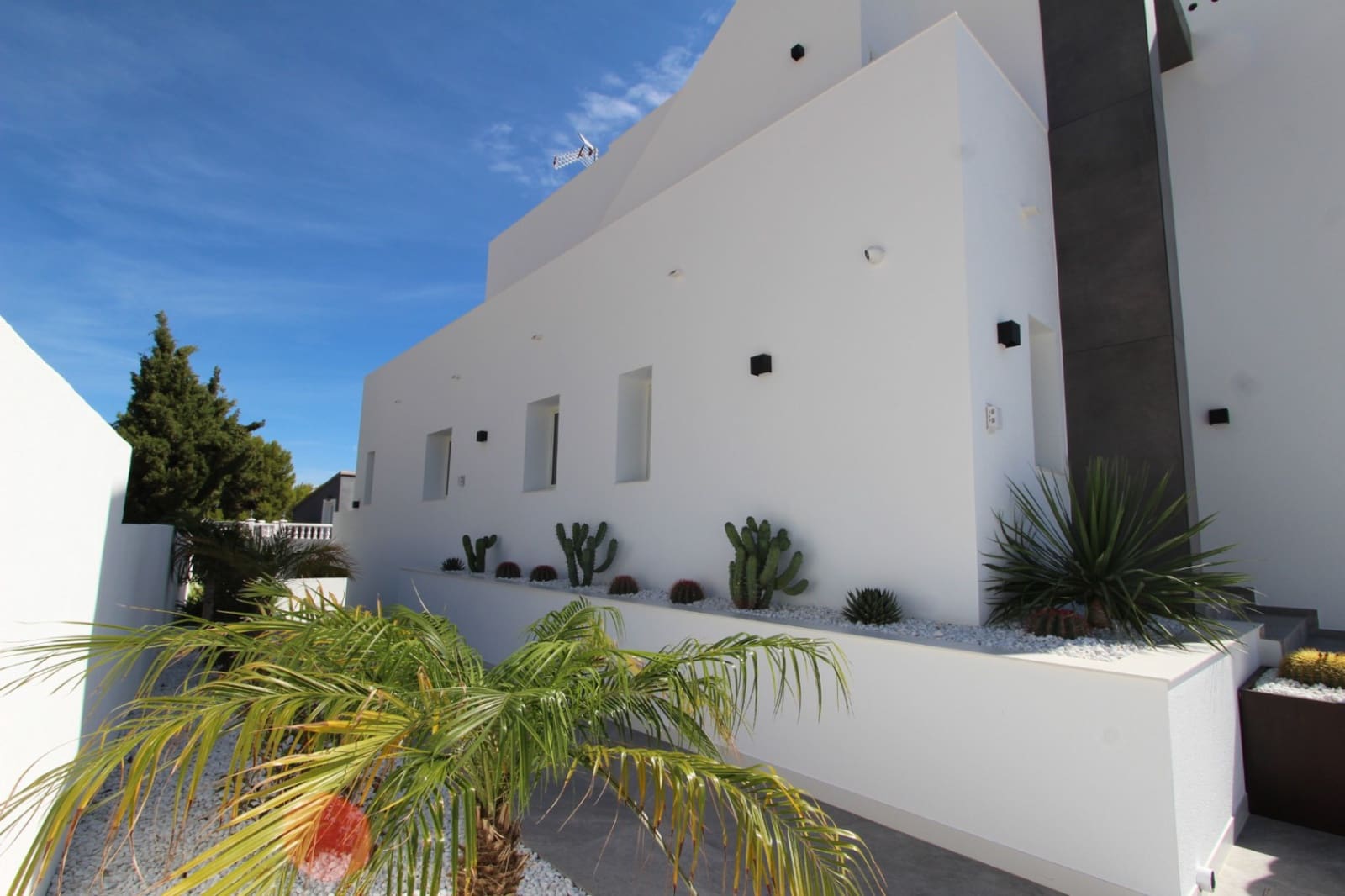5 slaapkamer Villa te koop in Teulada met zwembad garage - € 2.400.000 (Ref: 9907195)