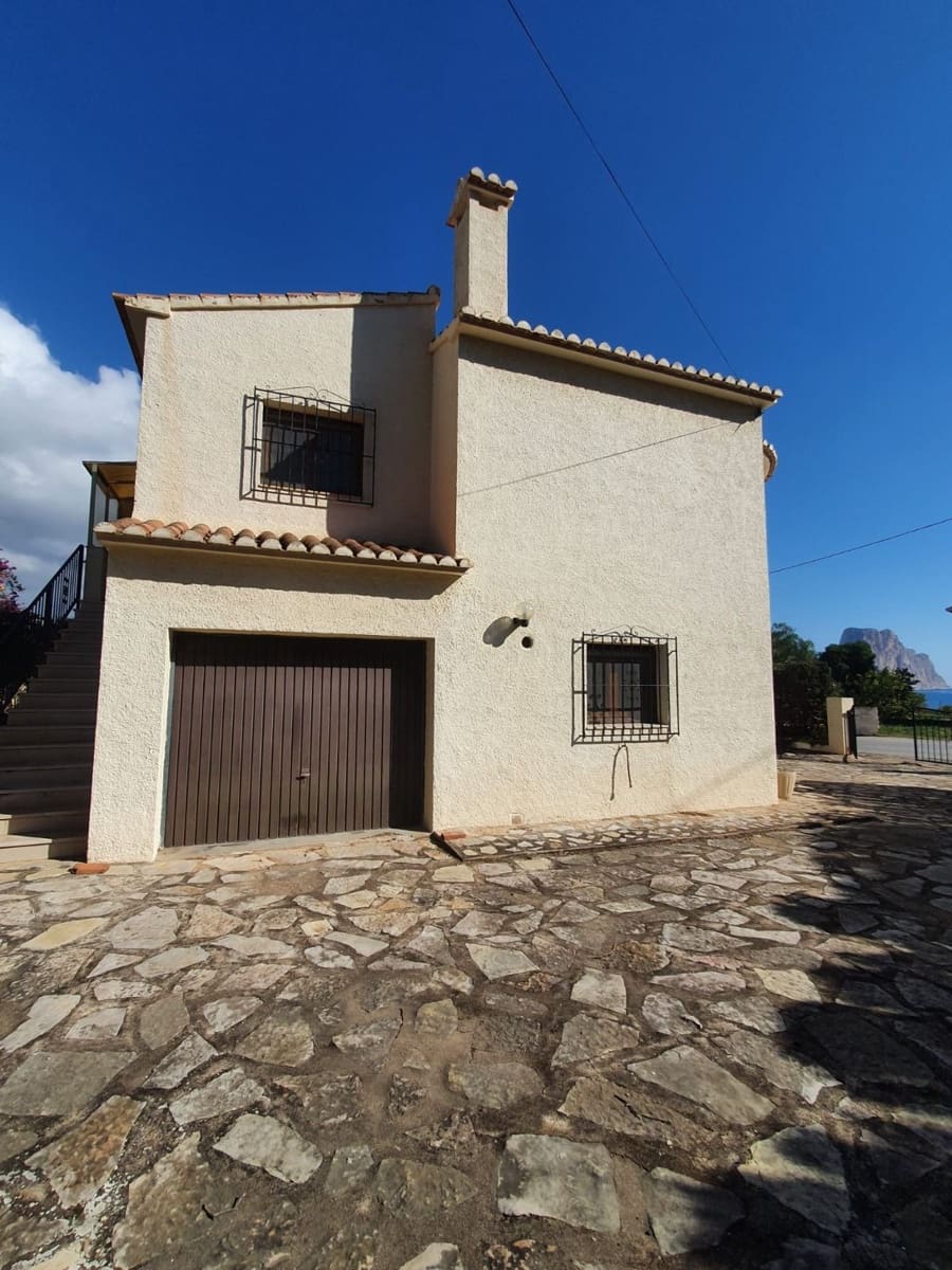 4 makuuhuone Huvila myytävänä paikassa Calpe / Calp mukana 
autotalli - 900 000 € (Ref: 9907197)