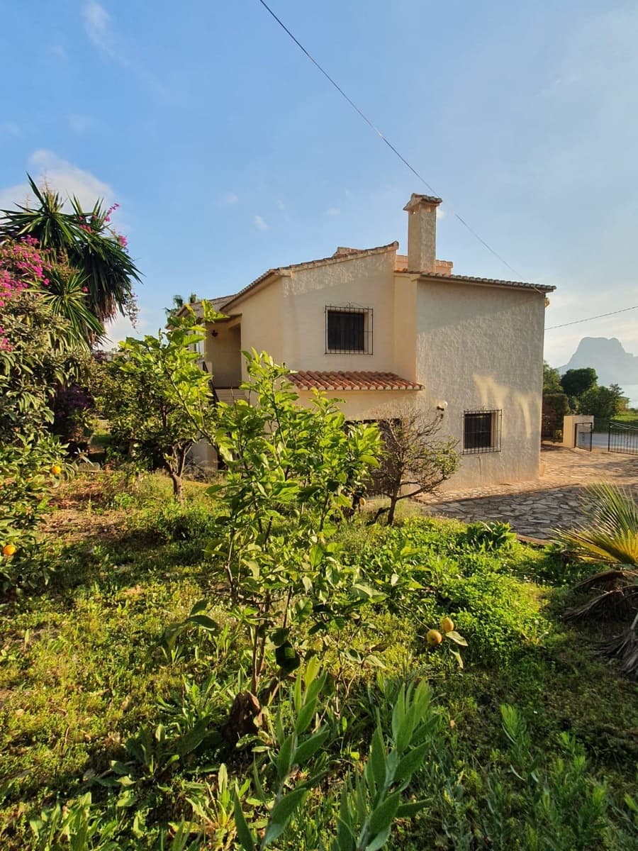 4 makuuhuone Huvila myytävänä paikassa Calpe / Calp mukana 
autotalli - 900 000 € (Ref: 9907197)