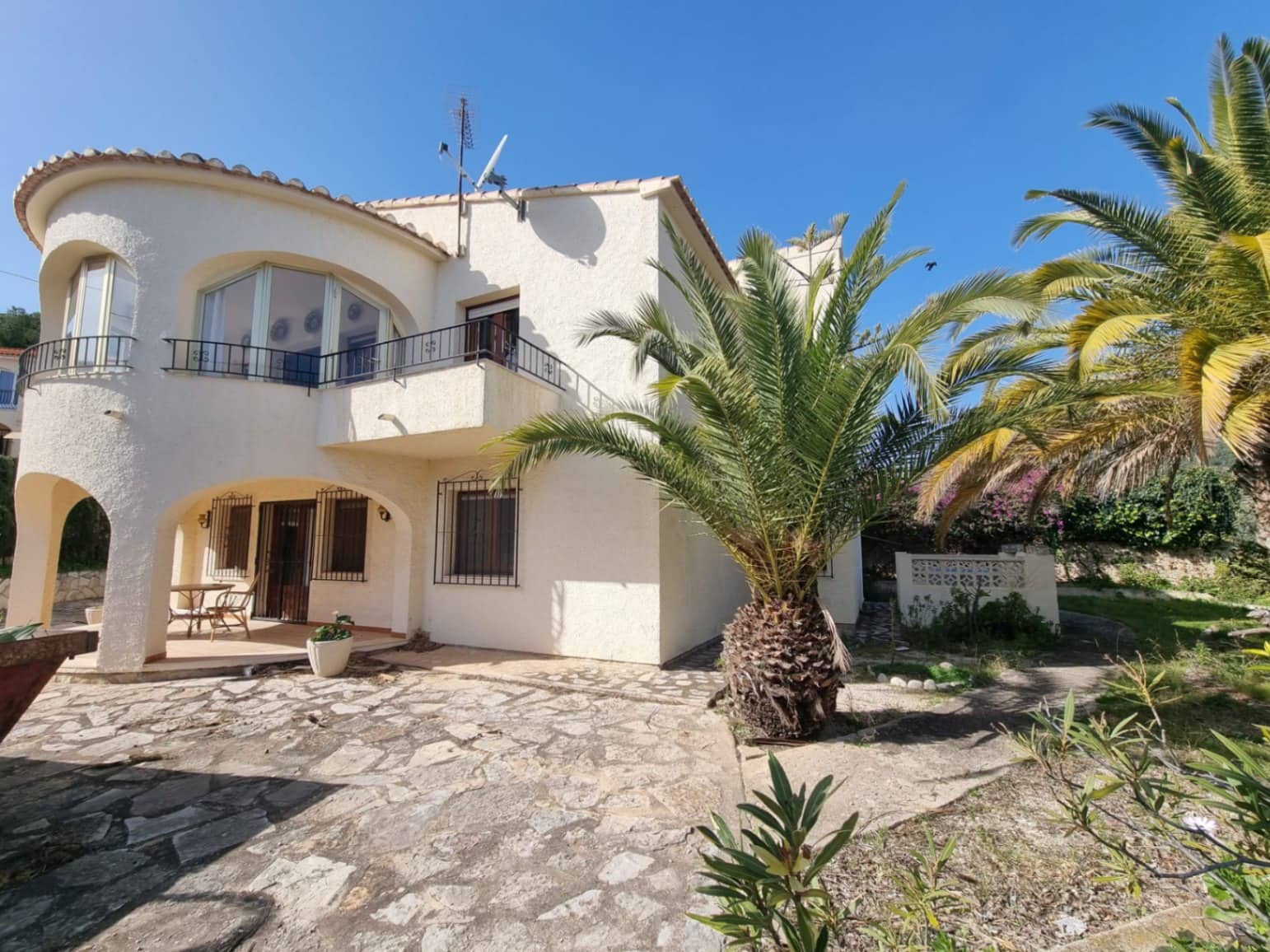 4 makuuhuone Huvila myytävänä paikassa Calpe / Calp mukana 
autotalli - 900 000 € (Ref: 9907197)