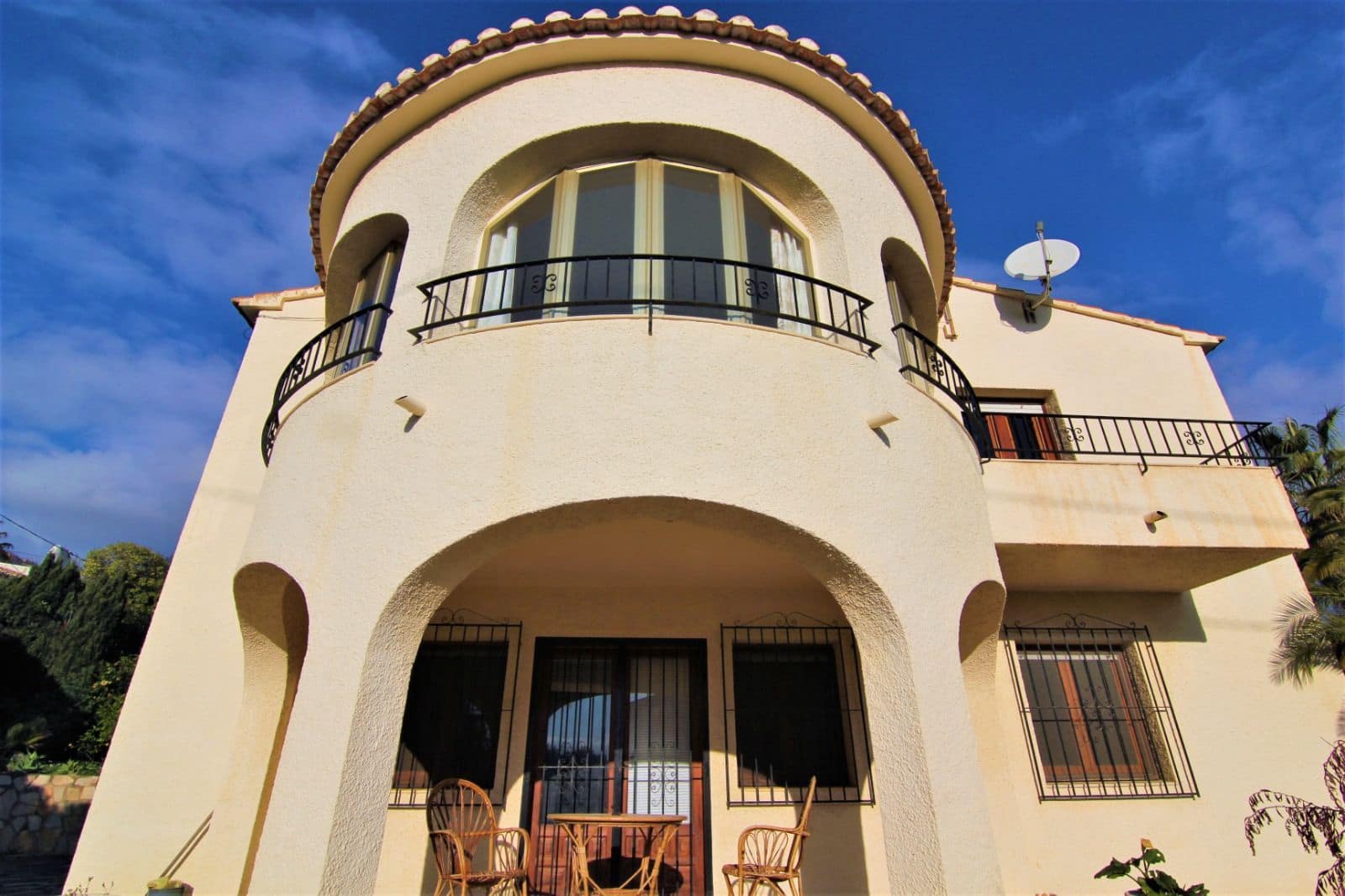 4 makuuhuone Huvila myytävänä paikassa Calpe / Calp mukana 
autotalli - 900 000 € (Ref: 9907197)