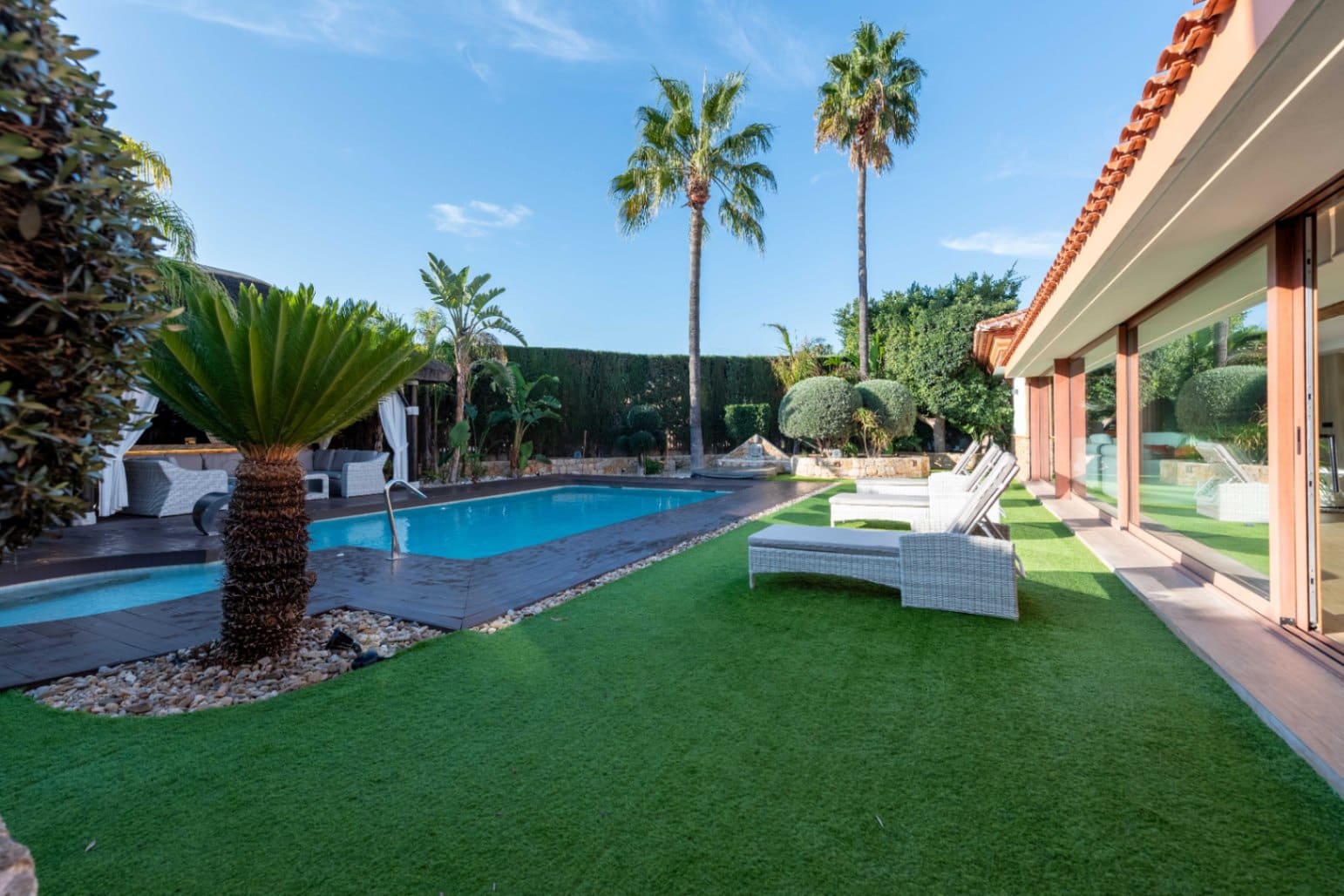 4 slaapkamer Villa te koop in Calpe / Calp met garage - € 2.520.000 (Ref: 9907199)