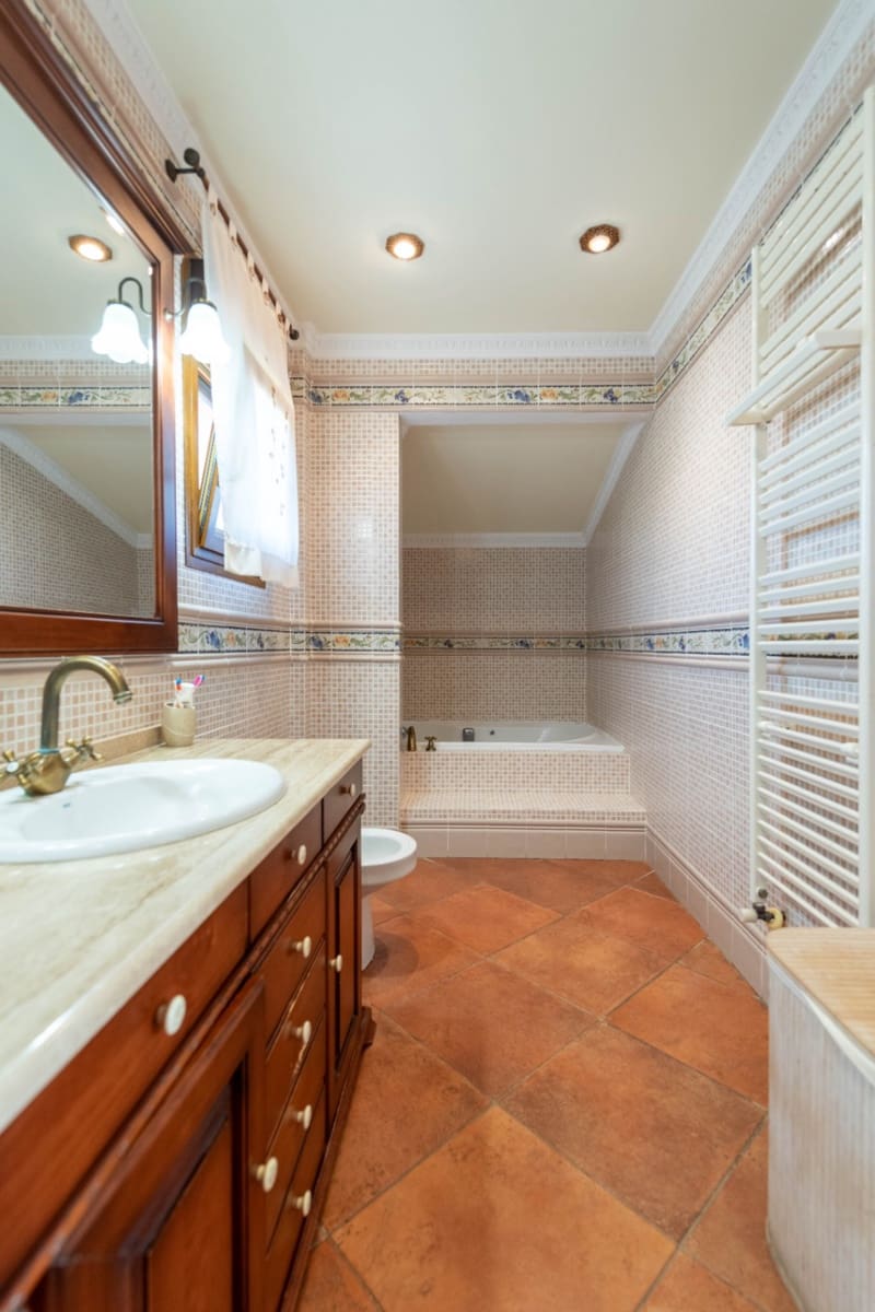 4 slaapkamer Villa te koop in Calpe / Calp met garage - € 2.520.000 (Ref: 9907199)