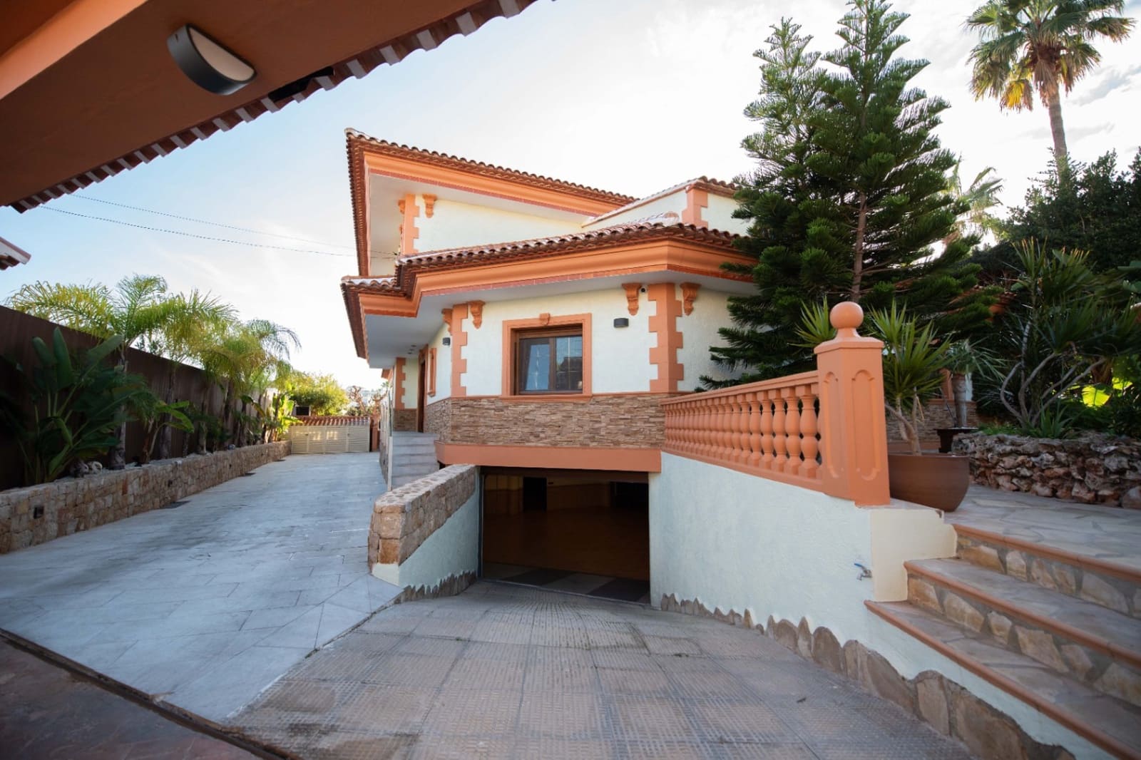 4 slaapkamer Villa te koop in Calpe / Calp met garage - € 2.520.000 (Ref: 9907199)