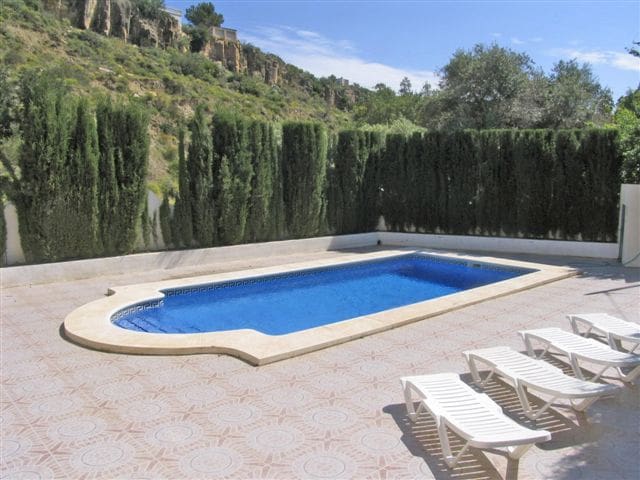 6 bedroom Villa for sale in Calpe / Calp with pool garage - € 542,000 (Ref: 9907201)