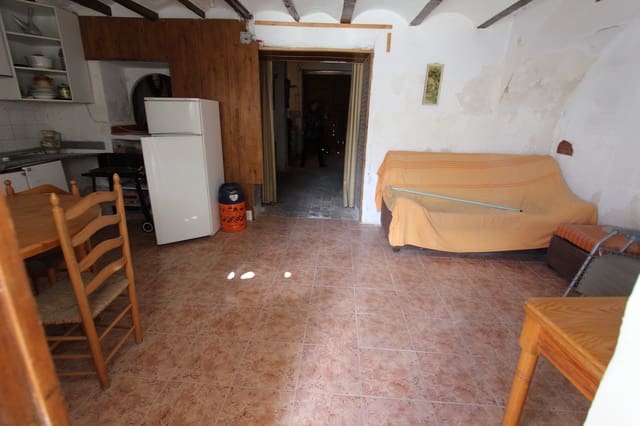 4 makuuhuone Omakotitalo myytävänä paikassa Calpe / Calp - 350 000 € (Ref: 9907214)