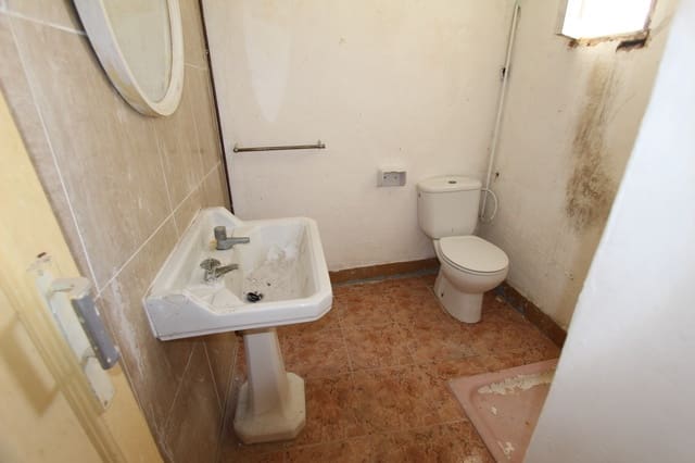 4 makuuhuone Omakotitalo myytävänä paikassa Calpe / Calp - 350 000 € (Ref: 9907214)