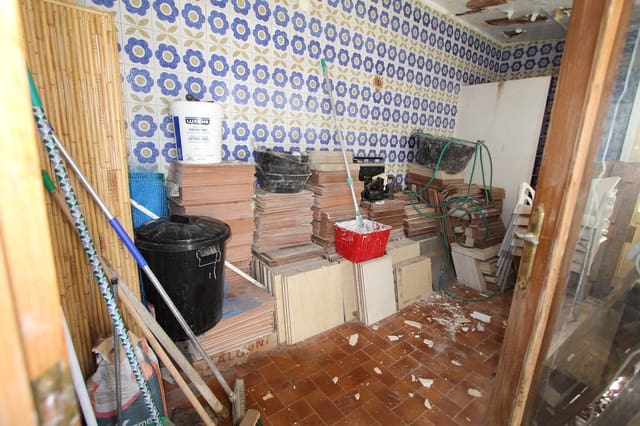 4 makuuhuone Omakotitalo myytävänä paikassa Calpe / Calp - 350 000 € (Ref: 9907214)