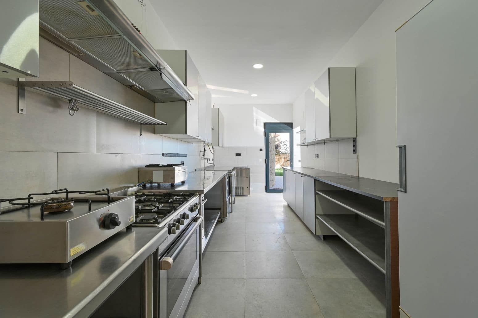 6 bedroom Villa for sale in Benissa with pool garage - € 4,750,000 (Ref: 9907217)