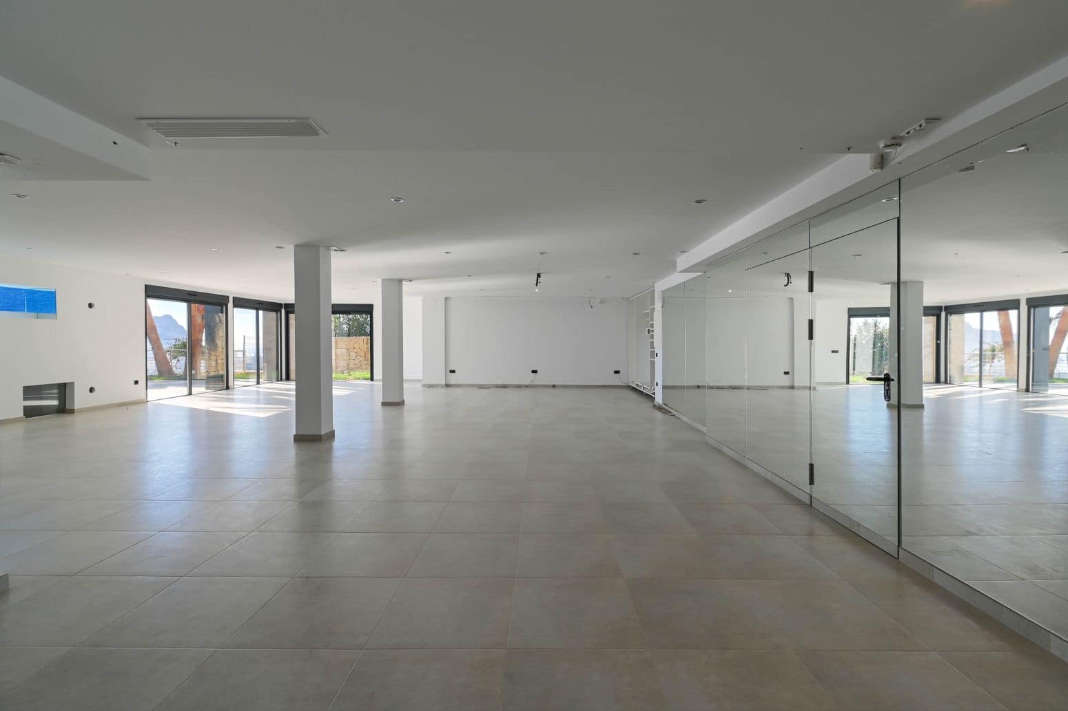 6 bedroom Villa for sale in Benissa with pool garage - € 4,750,000 (Ref: 9907217)