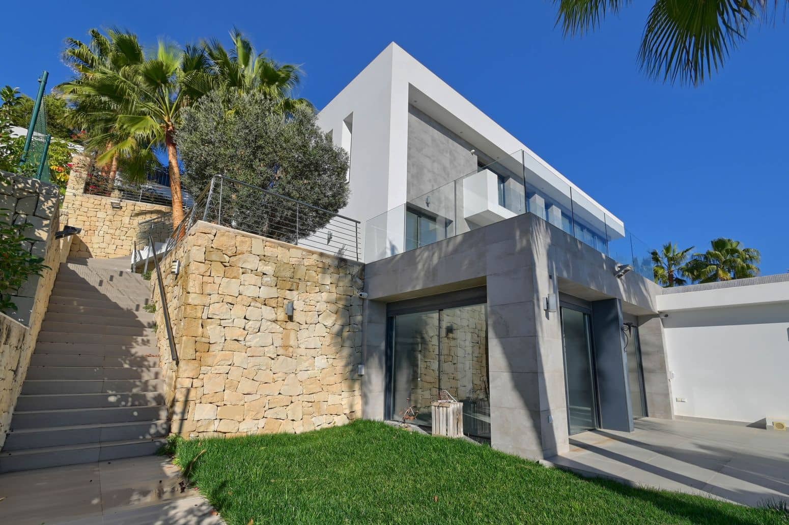 6 bedroom Villa for sale in Benissa with pool garage - € 4,750,000 (Ref: 9907217)